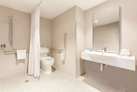 Holiday Inn Express Adelaide City Centre, An IHG Hotel - Accommodation 4U 10