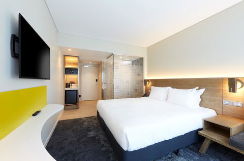 Holiday Inn Express Adelaide City Centre, An IHG Hotel - Accommodation 4U 7