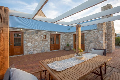 Lucy's Cottage - Accommodation 4U 18