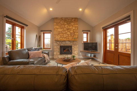 Lucy's Cottage - Accommodation 4U 0