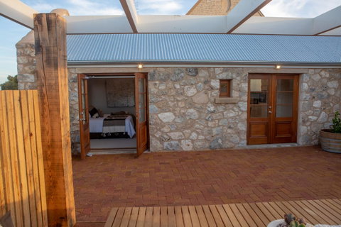 Lucy's Cottage - Accommodation 4U 22