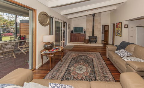 The Tudor House - Accommodation 4U 6