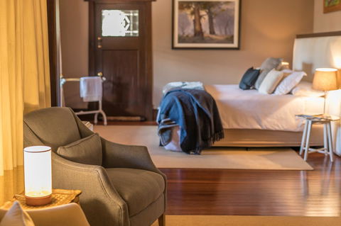 The Tudor House - Accommodation 4U 1