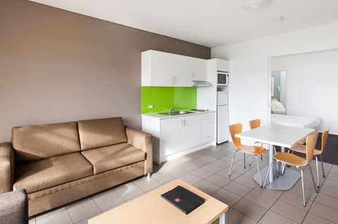 Majestic Oasis Apartments - Accommodation 4U 21