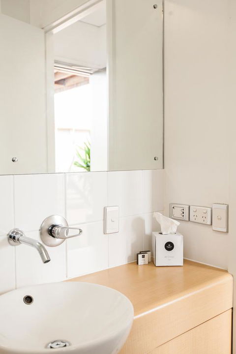 Majestic Oasis Apartments - Accommodation 4U 10