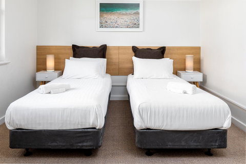 Bay 10 - Suites And Apartments - Accommodation 4U 15