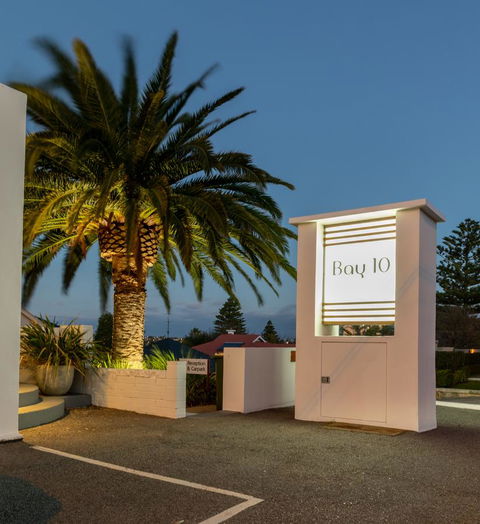 Bay 10 - Suites And Apartments - Accommodation 4U 16