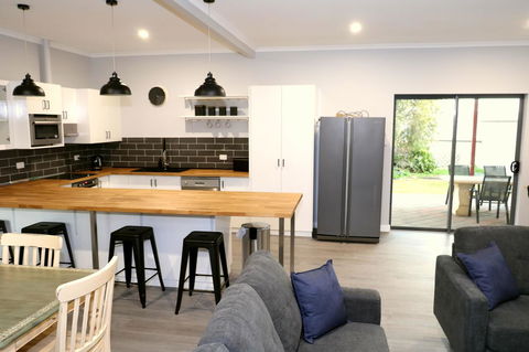 The Purple Door On Seaview - Accommodation 4U 4