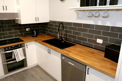 The Purple Door On Seaview - Accommodation 4U 3