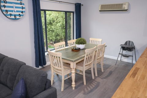 The Purple Door On Seaview - Accommodation 4U 5