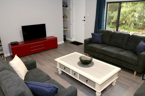 The Purple Door On Seaview - Accommodation 4U 7