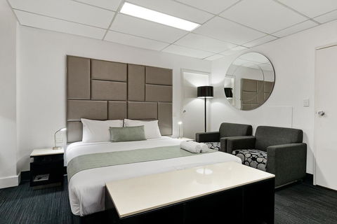 Cosmo On Bank - Accommodation 4U 3