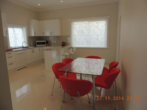 Glenelg - Marina Retreat - Accommodation 4U 13