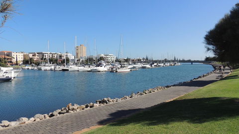 Glenelg - Marina Retreat - Accommodation 4U 2
