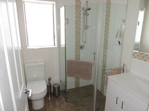 Glenelg - Marina Retreat - Accommodation 4U 22