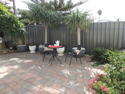 Glenelg - Marina Retreat - Accommodation 4U 34
