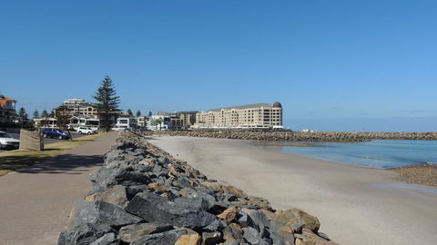 Glenelg - Marina Retreat - Accommodation 4U 8