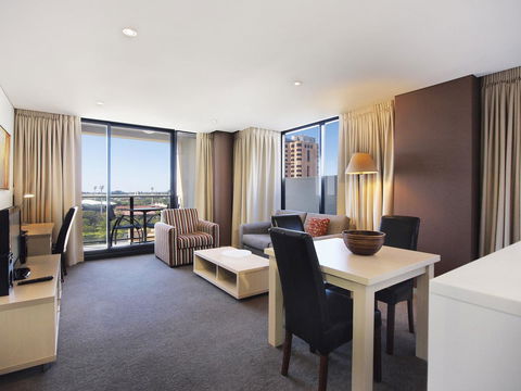 Oaks Adelaide Horizons Suites - Accommodation 4U 13