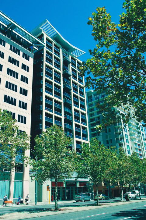 Oaks Adelaide Horizons Suites - Accommodation 4U 0