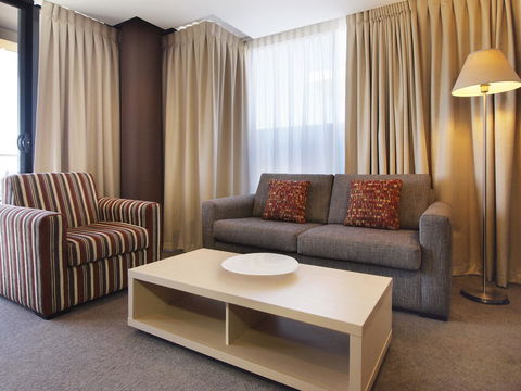 Oaks Adelaide Horizons Suites - Accommodation 4U 14