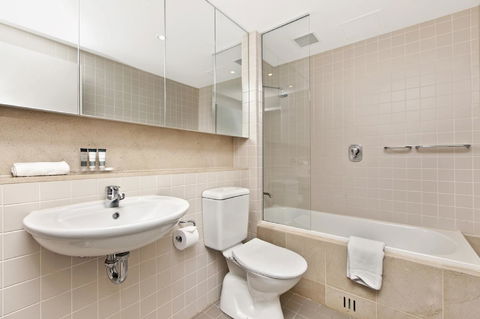 Glenelg Beach Studio - Accommodation 4U 14