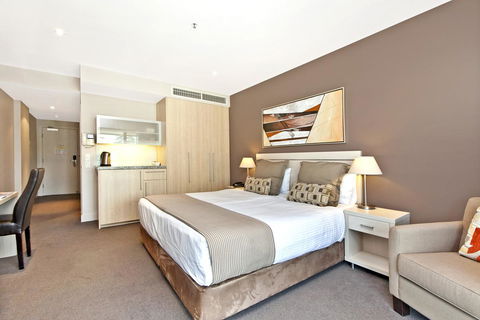 Glenelg Beach Studio - Accommodation 4U 12