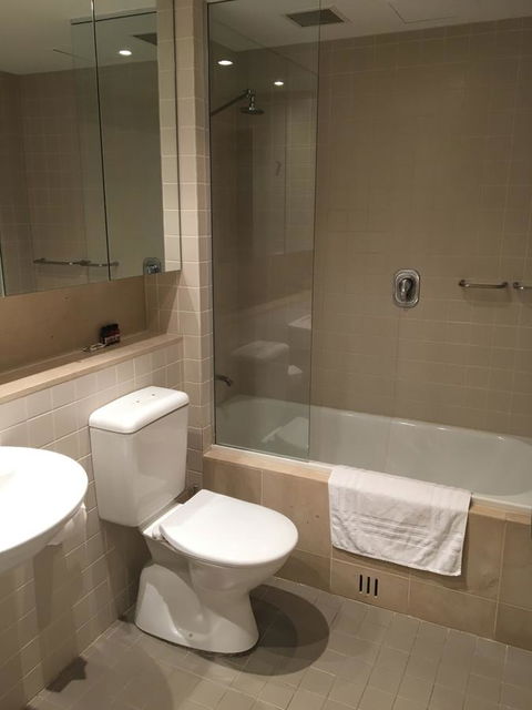 Glenelg Beach Studio - Accommodation 4U 4