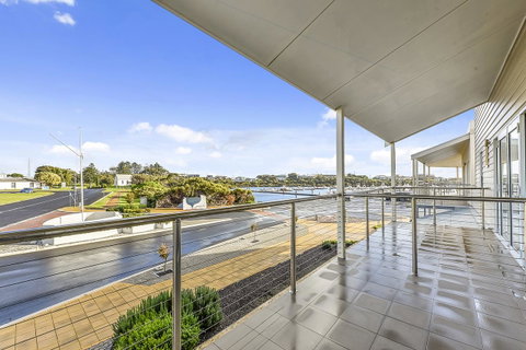Aloha Waterfront Properties - Accommodation 4U 23