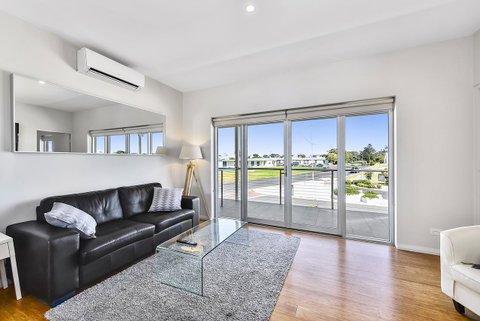 Aloha Waterfront Properties - Accommodation 4U 26