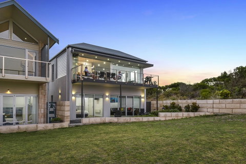 Aloha Waterfront Properties - Accommodation 4U 2