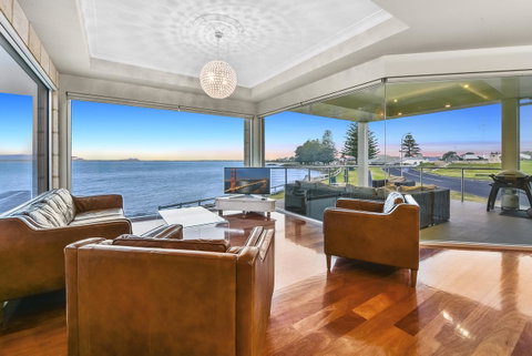 Aloha Waterfront Properties - Accommodation 4U 4