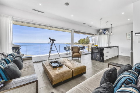 Aloha Waterfront Properties - Accommodation 4U 3