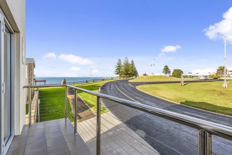 Aloha Waterfront Properties - Accommodation 4U 14