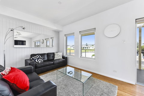 Aloha Waterfront Properties - Accommodation 4U 17
