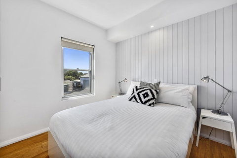 Aloha Waterfront Properties - Accommodation 4U 19