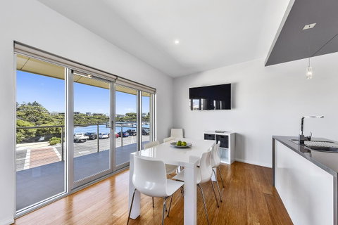 Aloha Waterfront Properties - Accommodation 4U 20