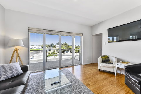 Aloha Waterfront Properties - Accommodation 4U 29