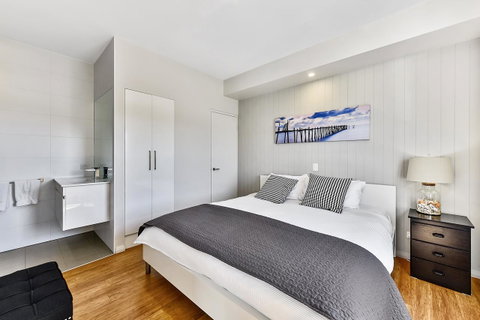 Aloha Waterfront Properties - Accommodation 4U 21