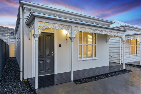 Aloha Central Luxury Apartments - Accommodation 4U 2