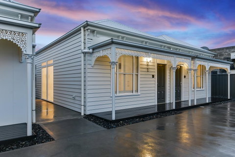 Aloha Central Luxury Apartments - Accommodation 4U 21