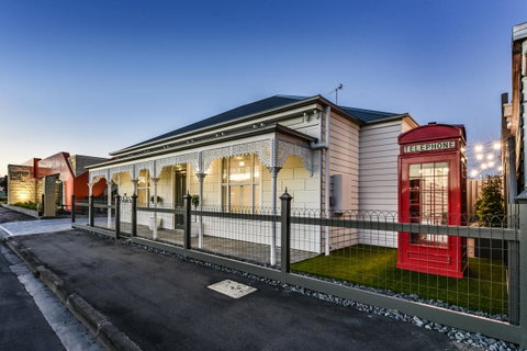Aloha Central Luxury Apartments - Accommodation 4U 0