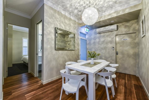 Aloha Central Luxury Apartments - Accommodation 4U 17