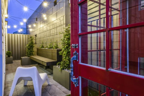 Aloha Central Luxury Apartments - Accommodation 4U 11