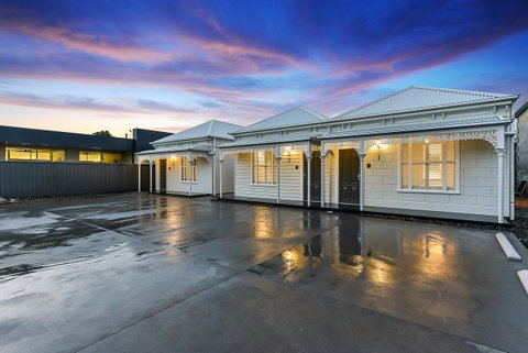 Aloha Central Luxury Apartments - Accommodation 4U 5