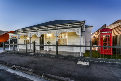 Aloha Central Luxury Apartments - Accommodation 4U 19