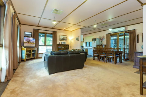 Rustic On 13th - Accommodation 4U 3