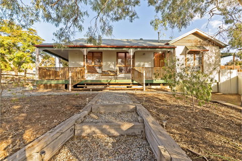 Rustic On 13th - Accommodation 4U 0