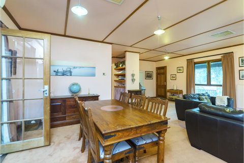 Rustic On 13th - Accommodation 4U 7