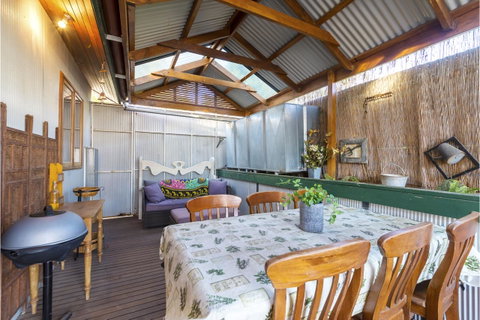 Rustic On 13th - Accommodation 4U 9