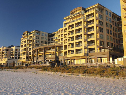 Oaks Glenelg Plaza Pier Suites - Accommodation 4U 1